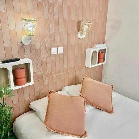 Palme D'azur 409 Yourhosthelper